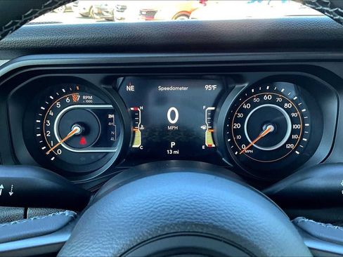 New 2025 Jeep Gladiator Sport image 19