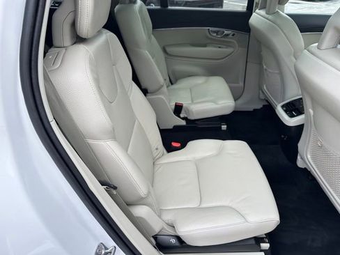 Used 2020 Volvo XC90 T6 Momentum w/ Protection Package Premier AWD/4WD image 10