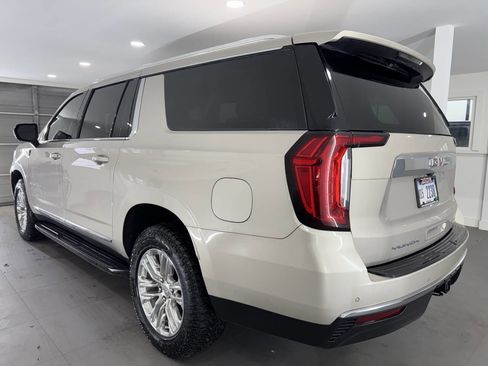 Used 2021 GMC Yukon XL SLT w/ Rear Media and Nav Package image 4