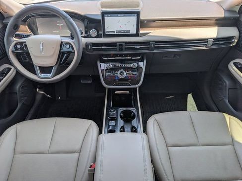 Used 2022 Lincoln Corsair Reserve w/ Elements Package FWD image 5