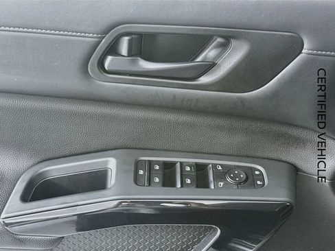Certified 2023 Nissan Pathfinder S FWD image 18