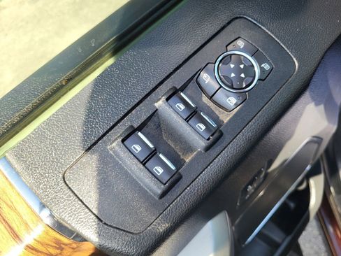 Certified 2019 Ford F150 Lariat w/ Trailer Tow Package image 19