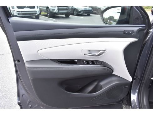 New 2025 Hyundai Tucson Limited image 17