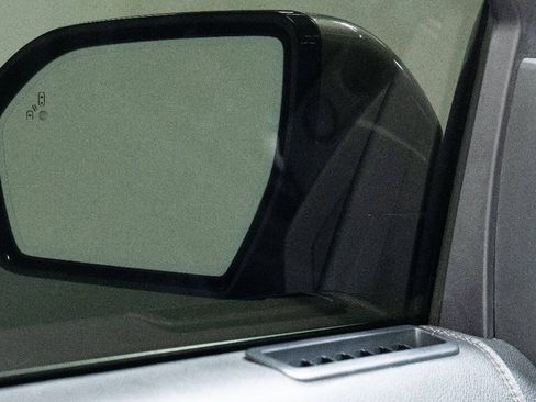 Used 2018 Ford Expedition Limited RWD image 21
