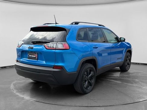 Used 2021 Jeep Cherokee Latitude Plus AWD/4WD image 3