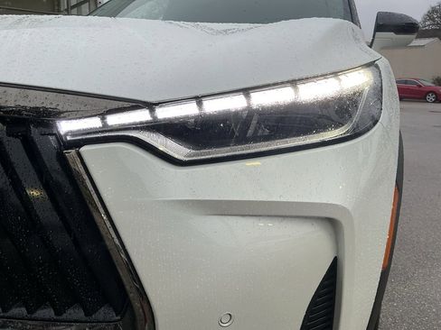 Certified 2026 INFINITI QX60 Autograph w/ Dark Cargo Package image 9