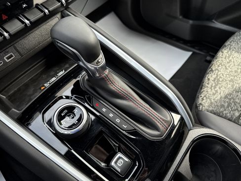 Used 2025 Chevrolet Colorado Z71 image 24