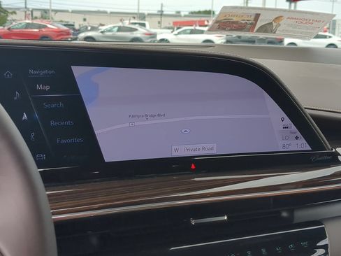 Used 2023 Cadillac Escalade Premium Luxury AWD/4WD image 13