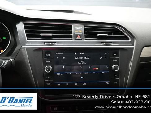 Used 2020 Volkswagen Tiguan SE w/ Panoramic Sunroof Package AWD/4WD image 31