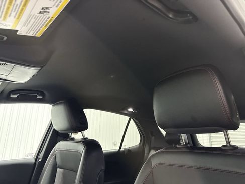 Used 2023 Chevrolet Equinox RS FWD image 19
