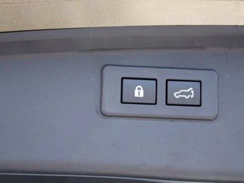 Used 2025 Subaru Outback Premium AWD/4WD image 6