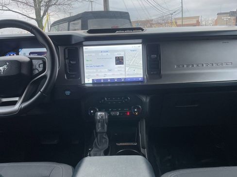 Used 2023 Ford Bronco Outer Banks image 8