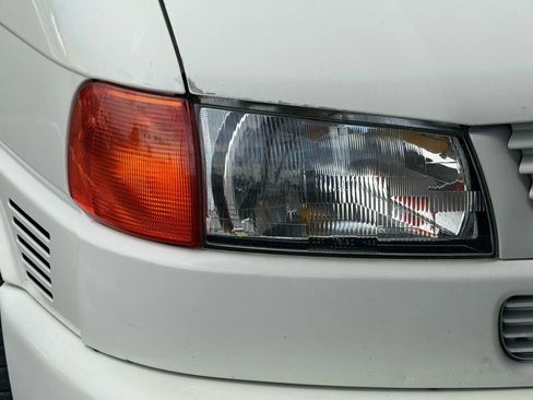 Used 2003 Volkswagen Eurovan MV image 13