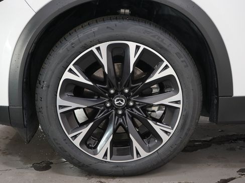Certified 2024 MAZDA CX-90 Plug-In Hybrid w/ Premium Pkg AWD/4WD image 31