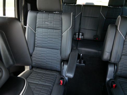 Certified 2024 Cadillac Escalade ESV Premium Luxury Platinum AWD/4WD image 13