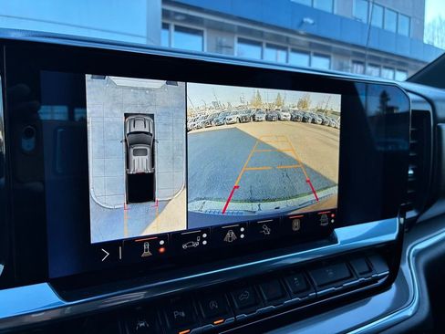 Used 2024 Chevrolet Silverado 1500 High Country w/ Technology Package image 21