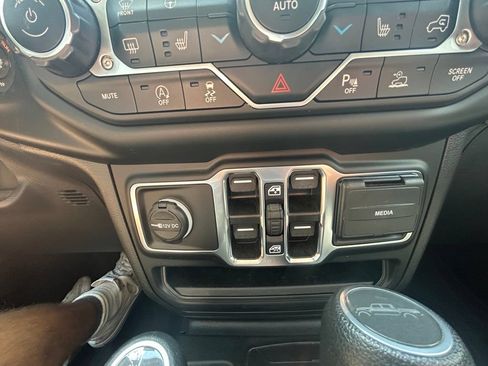 Used 2023 Jeep Gladiator Sport AWD/4WD image 27
