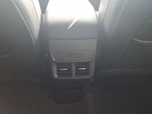 New 2027 Chevrolet Equinox LT w/ Convenience Package II FWD image 18