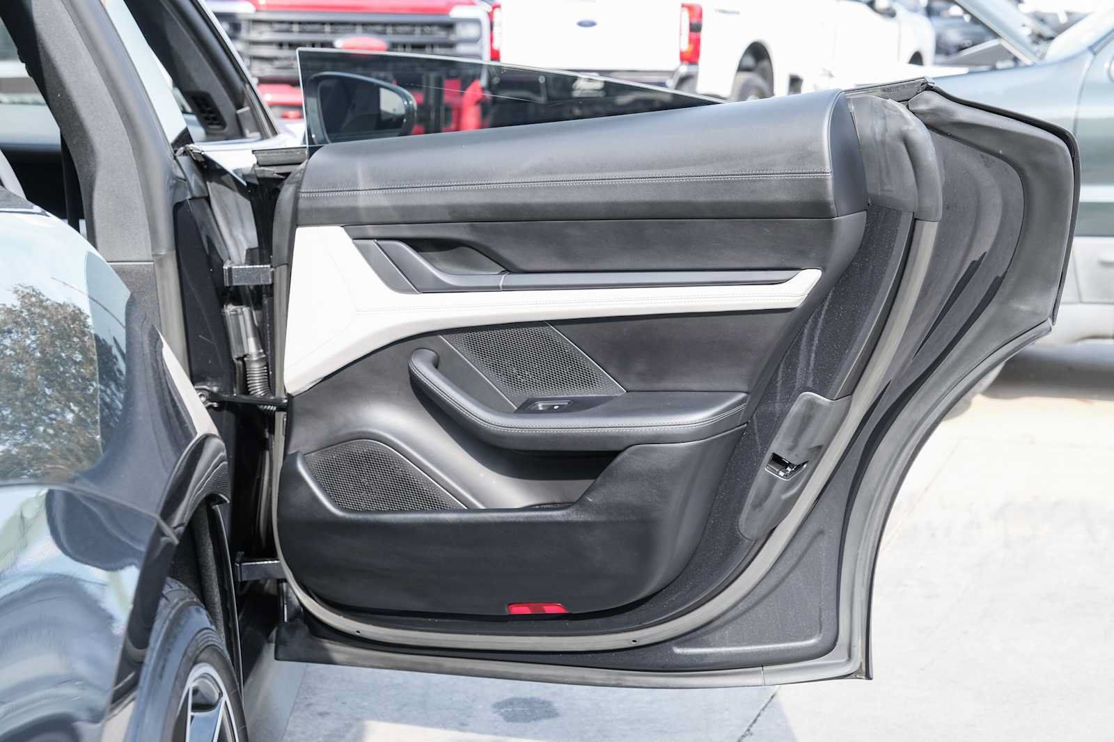 Used 2023 Porsche Taycan RWD image 38