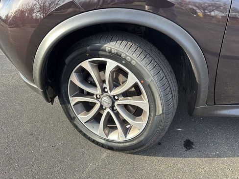 Used 2017 Nissan Juke SV image 5