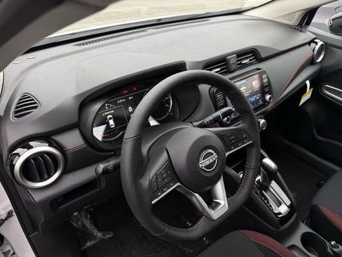 New 2025 Nissan Versa SR w/ Trunk Package image 17