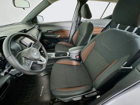 Used 2023 Nissan Kicks SR image 13