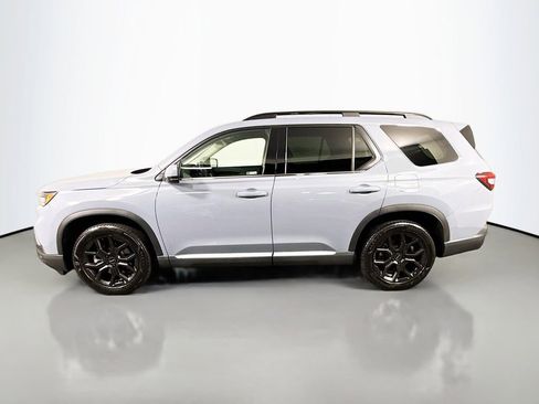 Certified 2025 Honda Pilot Touring image 4
