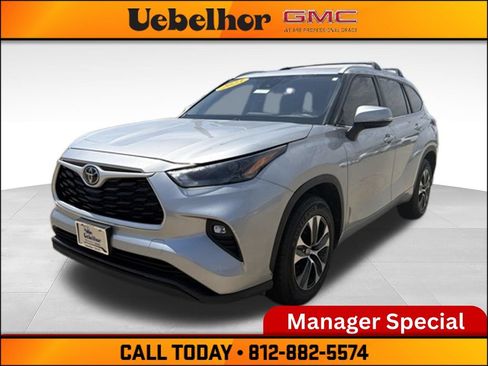Used 2023 Toyota Highlander XLE FWD image 18