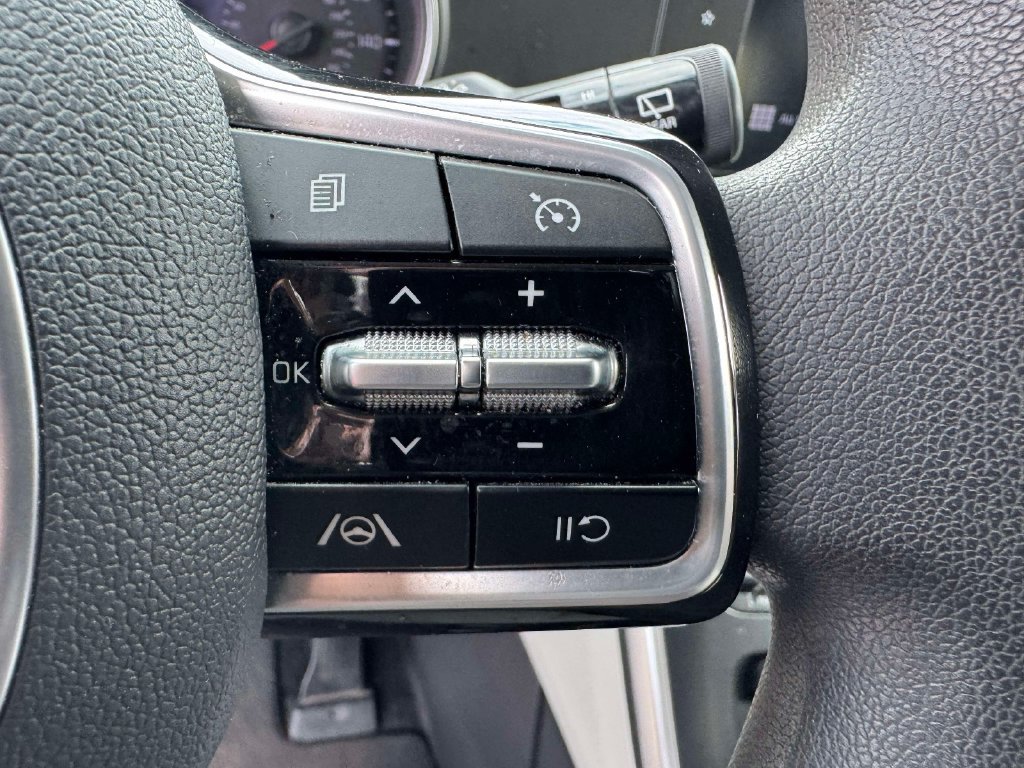 Certified 2024 Kia Carnival LX FWD image 23
