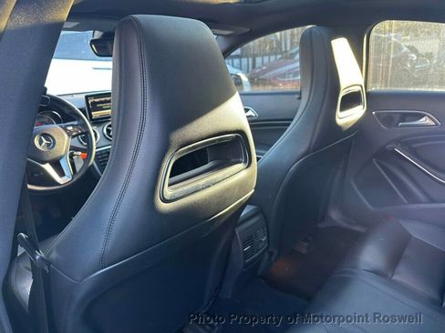 Used 2014 Mercedes-Benz CLA 250 image 17