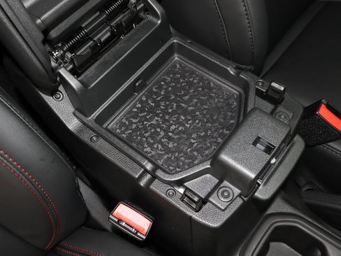 New 2025 Jeep Wrangler Unlimited Rubicon w/ Technology Group image 39