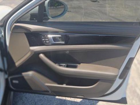 Used 2017 Porsche Panamera 4 AWD/4WD image 23