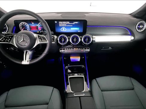 New 2026 Mercedes-Benz GLB 250 4MATIC image 8