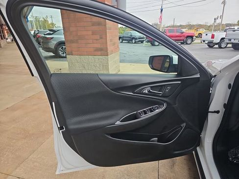 Used 2023 Chevrolet Malibu LT image 13