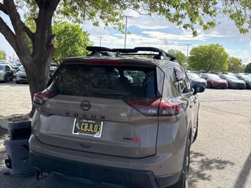 Used 2025 Nissan Rogue SV AWD/4WD image 10