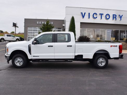 New 2026 Ford F250 XL w/ FX4 Off-Road Package image 2