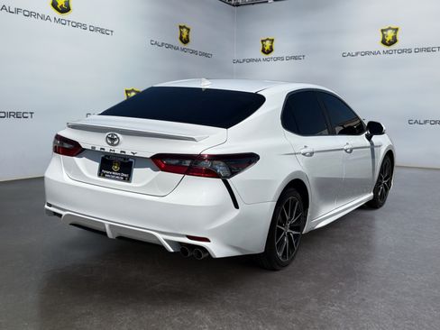 Used 2022 Toyota Camry SE FWD image 5