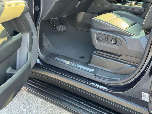 New 2026 GMC Yukon Elevation image 20