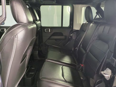 Used 2022 Jeep Wrangler Unlimited Sahara w/ Cold Weather Group image 15