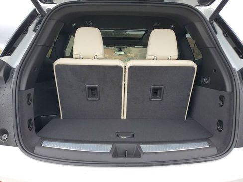 New 2025 Cadillac XT6 Sport w/ Technology Package image 28