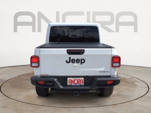 Used 2024 Jeep Gladiator Mojave AWD/4WD image 8