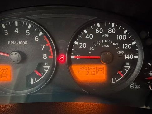 Used 2011 Suzuki Equator Sport AWD/4WD image 16