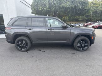 New 2025 Jeep Grand Cherokee Altitude video 2