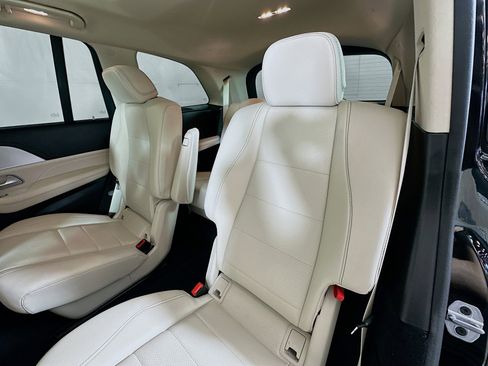 Used 2023 Mercedes-Benz GLS 450 4MATIC image 26