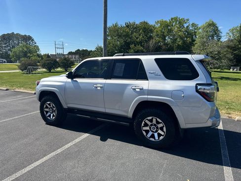 Used 2020 Toyota 4Runner TRD Off-Road Premium AWD/4WD image 10
