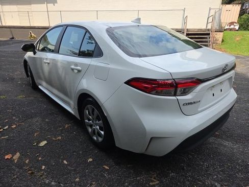 Used 2025 Toyota Corolla LE FWD image 10