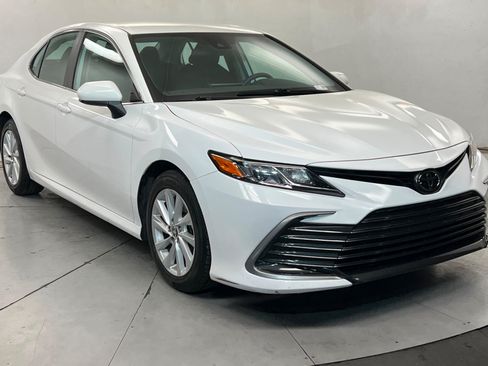 Used 2024 Toyota Camry LE FWD image 8