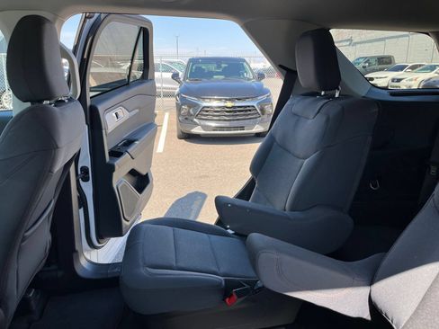 Used 2026 Ford Explorer Active AWD/4WD image 40