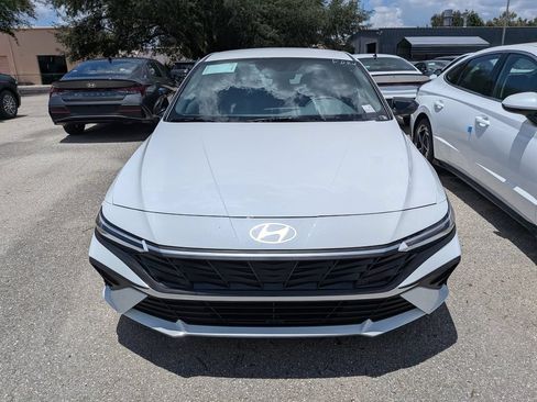 New 2026 Hyundai Elantra SE FWD image 8