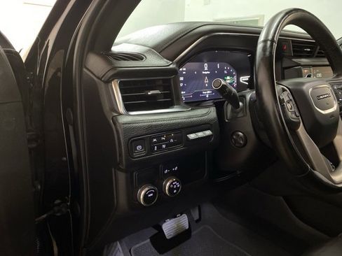 Used 2023 GMC Yukon XL Denali image 15